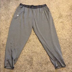 Under armour Women’s joggers.  Gray XL
